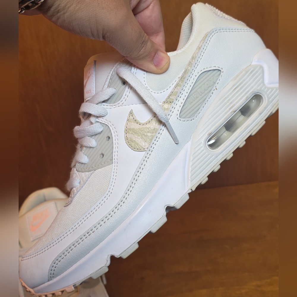 NIKE AIR MAX 90 SE WOMEN'S SPECIAL EDITION SIZE 12